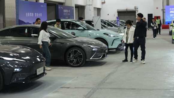  百亿消费狂欢的迷雾：上海端午数据背后的结构性隐忧 新闻 百亿消费狂欢的迷雾：上海端午数据背后的结构性隐忧 新闻