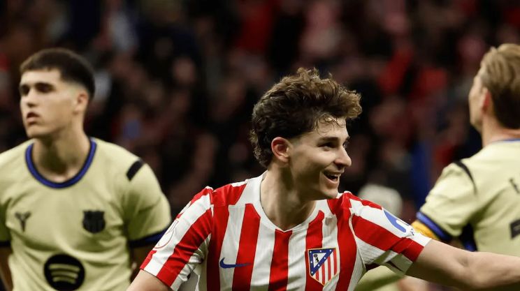  【战术深度】巴萨锋线换血迫在眉睫：阿尔瓦雷斯为何是技术层面的最优解？ 体育新闻