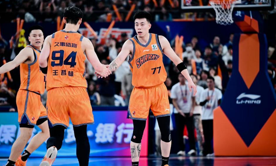  上海男篮19连胜战术解码：双小外体系与内线轮换的深层逻辑 体育新闻